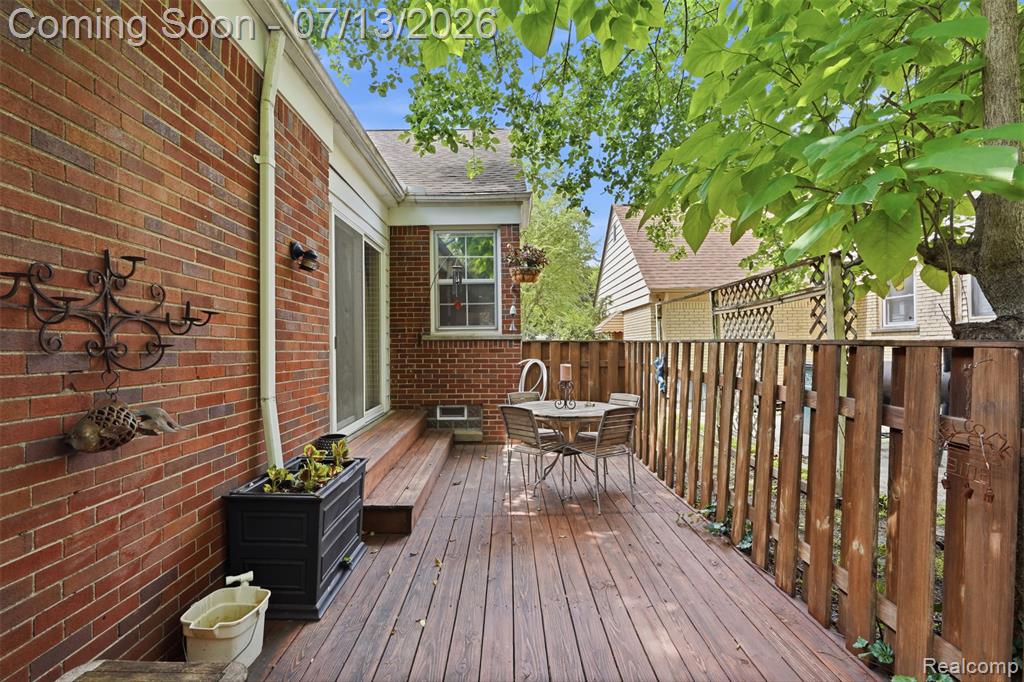 27704 California Drive NW, Lathrup Village, MI 48076 — Photo 31