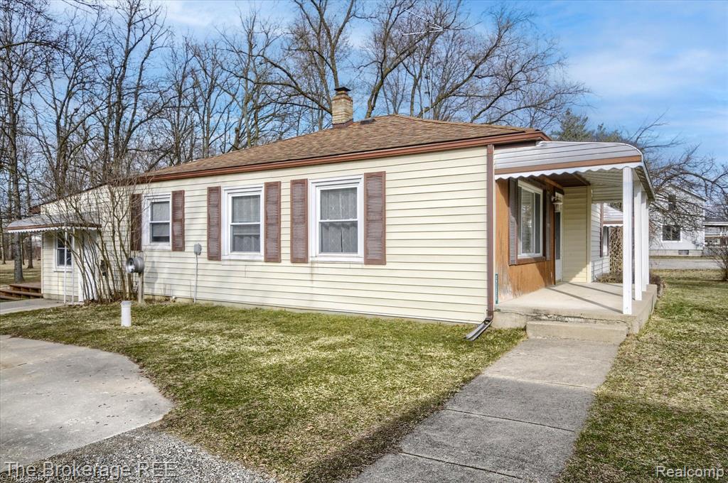 4052 COOK Road, Swartz Creek, MI 48473 — Photo 3