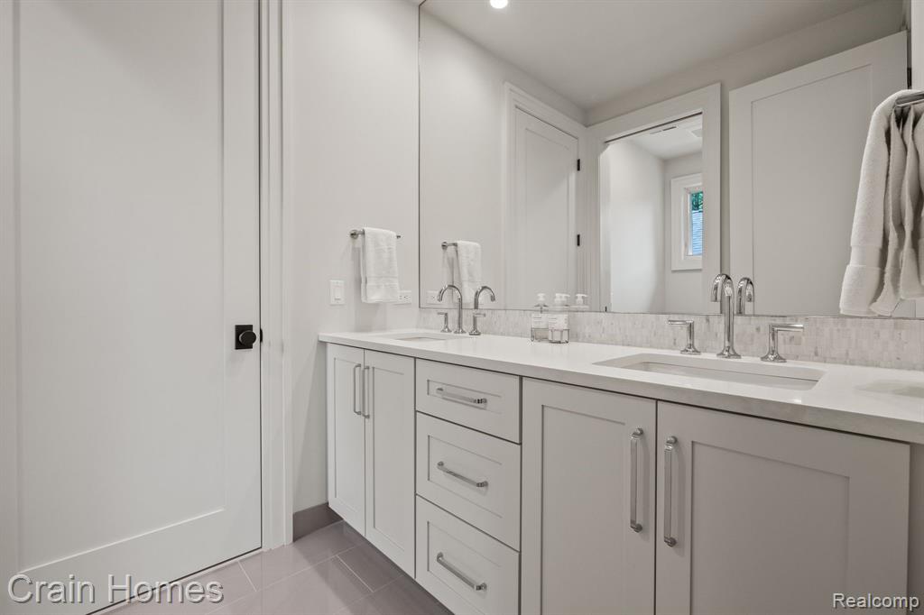 628 WATKINS Street, Birmingham, MI 48009 — Photo 25