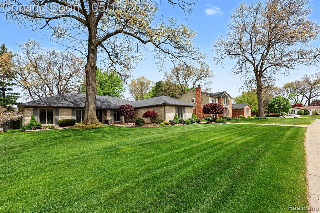 11921 Raintree Court, Utica, MI 48315 — Photo 2