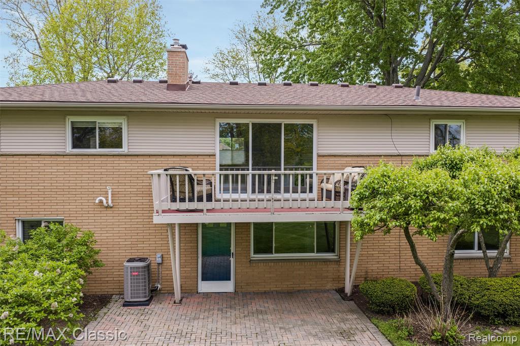 804 Bonita Drive, White Lake, MI 48383 — Photo 35