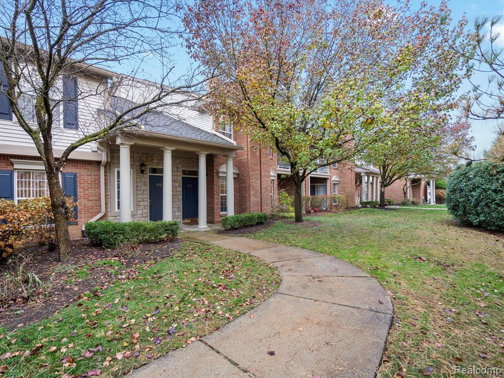 5288 BROOKEMONTE Circle, Rochester, MI 48306 — Photo 2