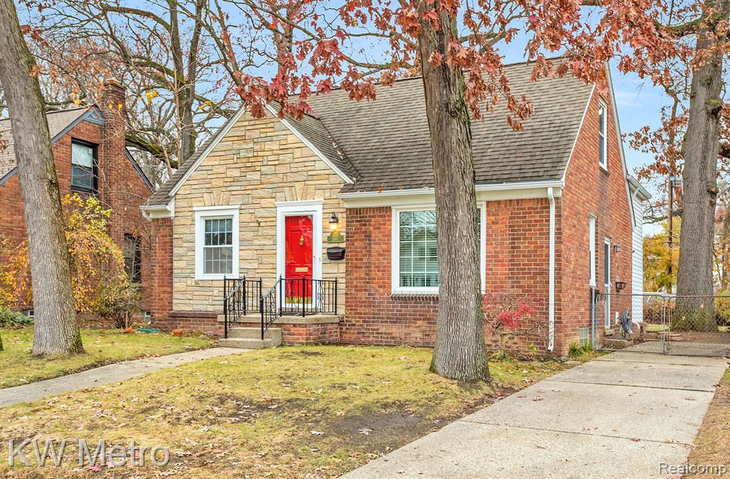 620 CATALPA Drive, Royal Oak, MI 48067 — Photo 37