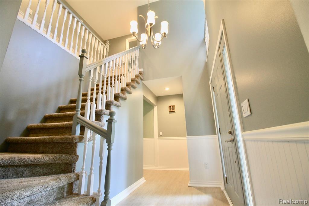 9296 Pine Hill Trail, Fenton, MI 48430 — Photo 11