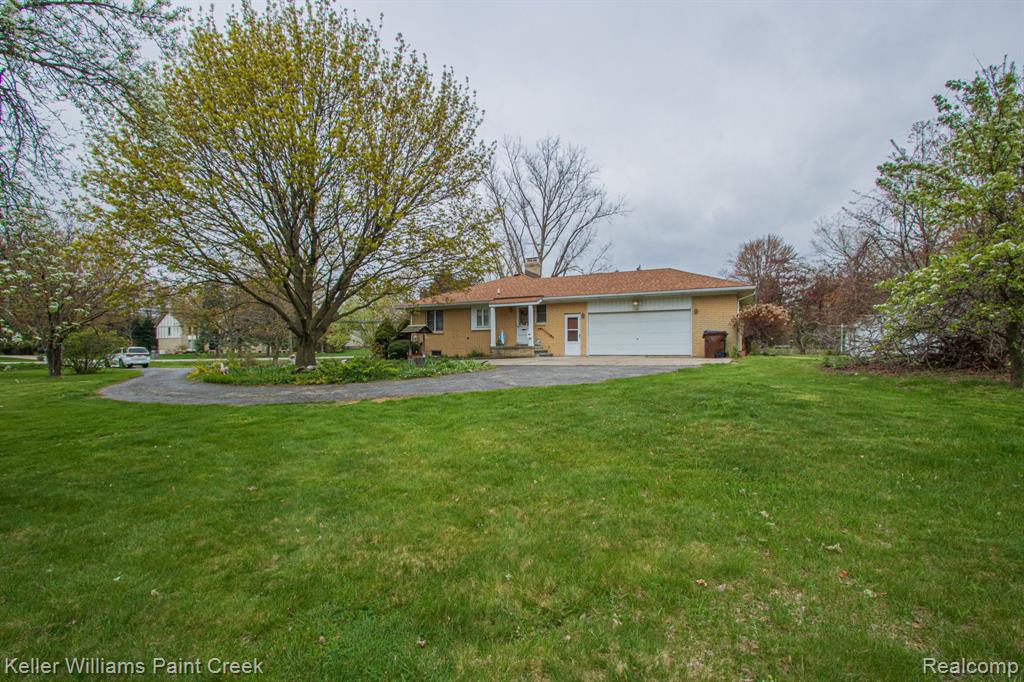 53330 SCHOENHERR Road, Shelby Twp, MI 48315 — Photo 35