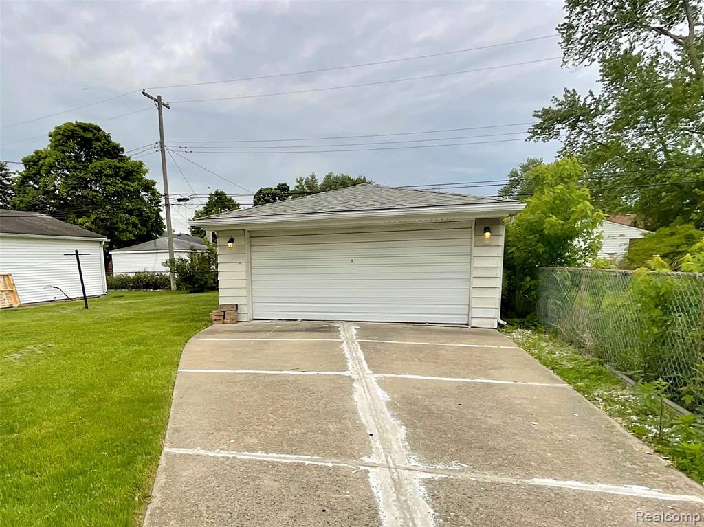 677 BELTON Street, Garden City, MI — Photo 8