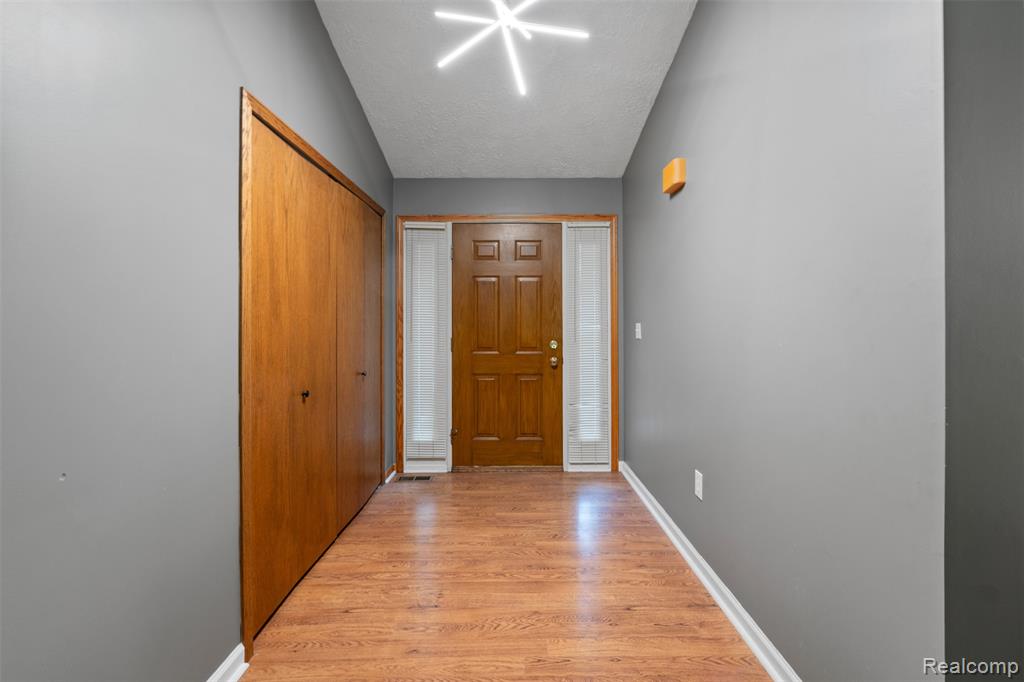 815 Esther Drive, Lake Orion, MI 48362 — Photo 3