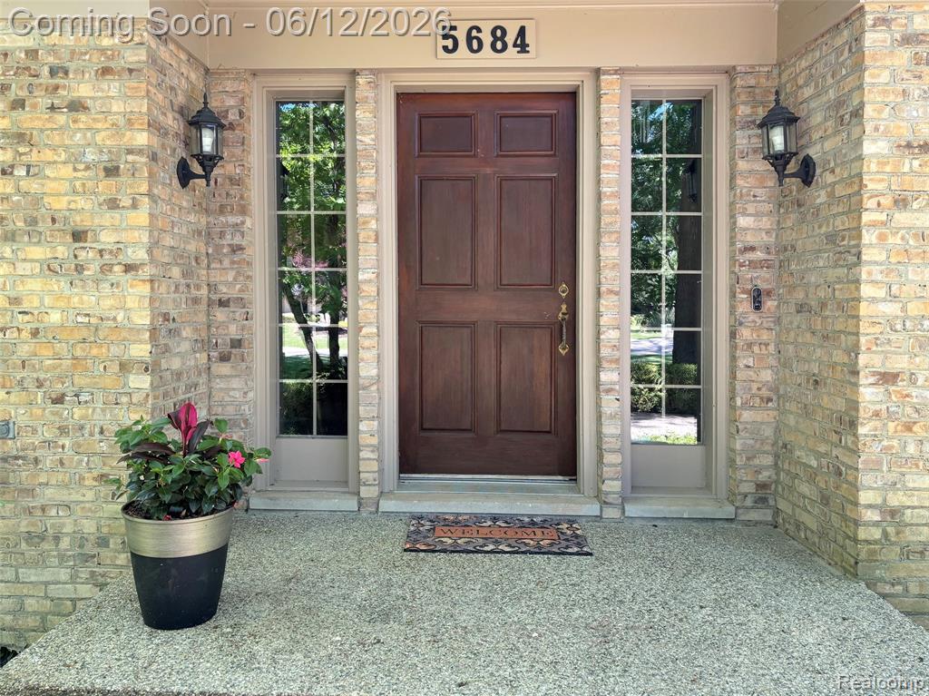 5684 Sussex Court, Troy, MI 48098 — Photo 3