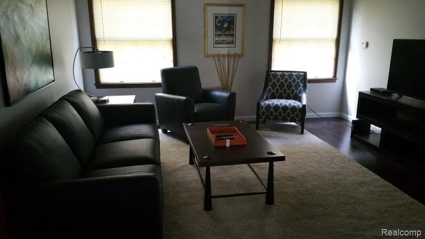 610 W 4TH Street, Royal Oak, MI 48067 — Photo 2