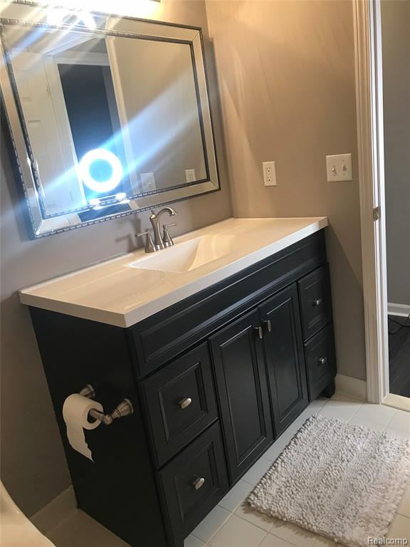 26210 Chesapeake Circle, Walled Lake, MI 48390 — Photo 18