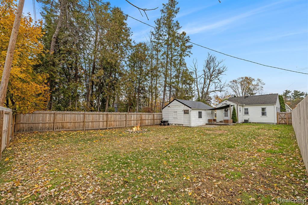 270 Pine Street, Imlay City, MI 48444 — Photo 16