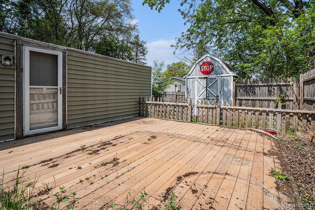 4317 N HILL Drive, Holly, MI 48442 — Photo 8