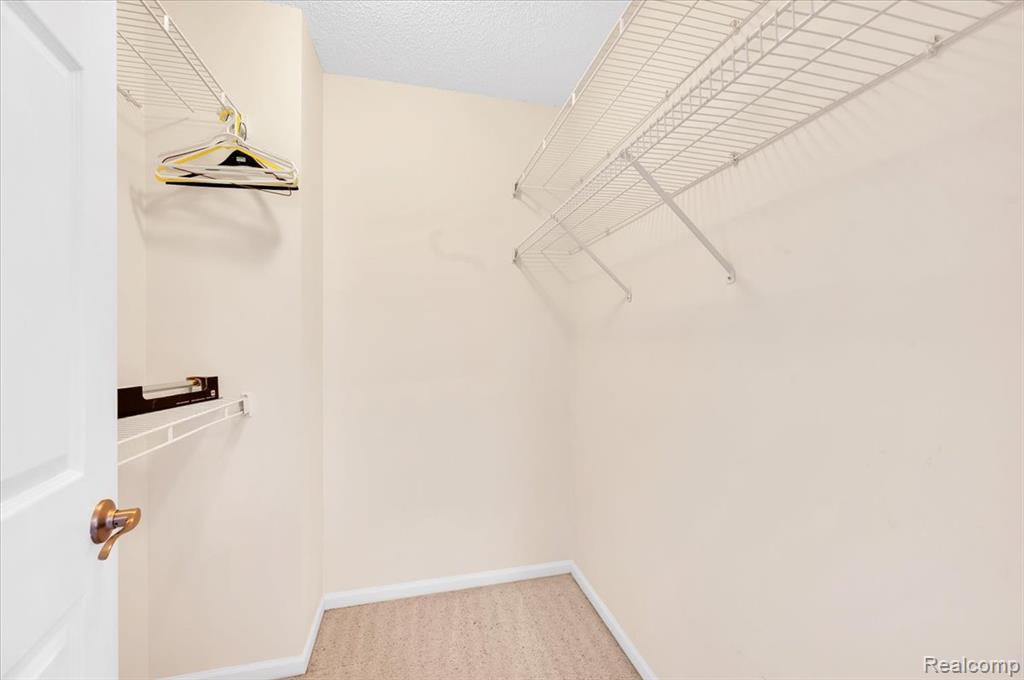 4911 Oak Hill Drive, Waterford, MI 48329 — Photo 10