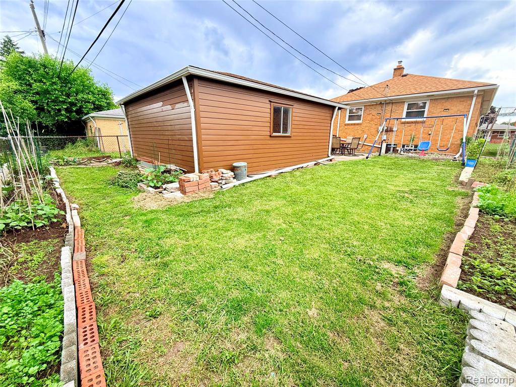 8152 Potomac, Center Line, MI 48015 — Photo 39
