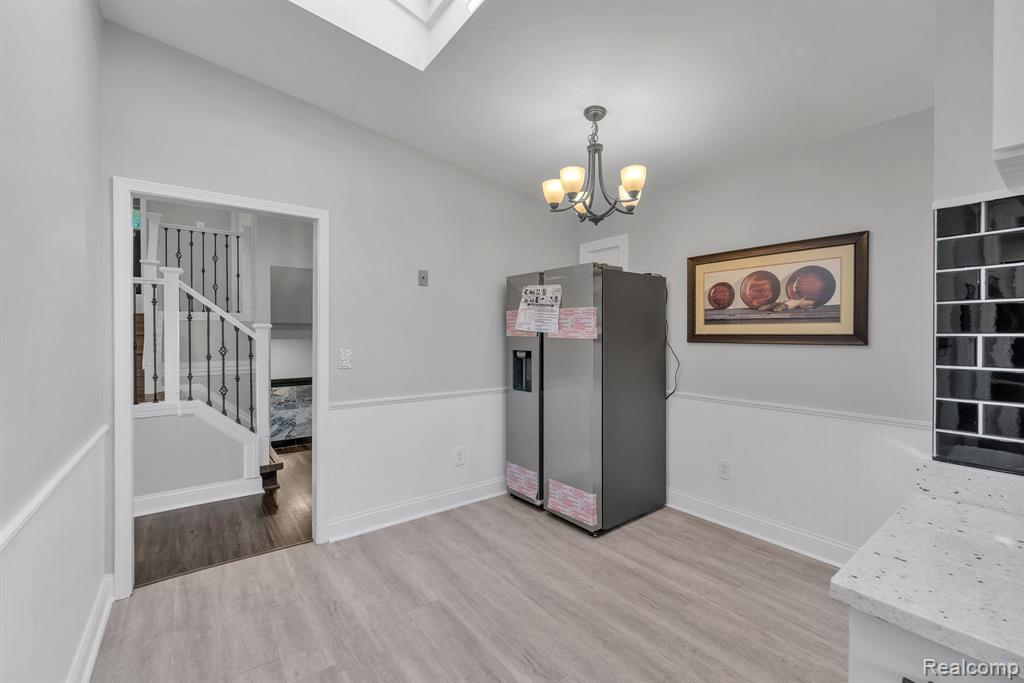 9498 Bassett Street, Livonia, MI 48150 — Photo 8