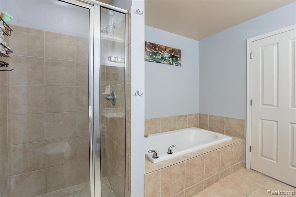 5203 WIDGEON Lane, Walled Lake, MI 48390 — Photo 21