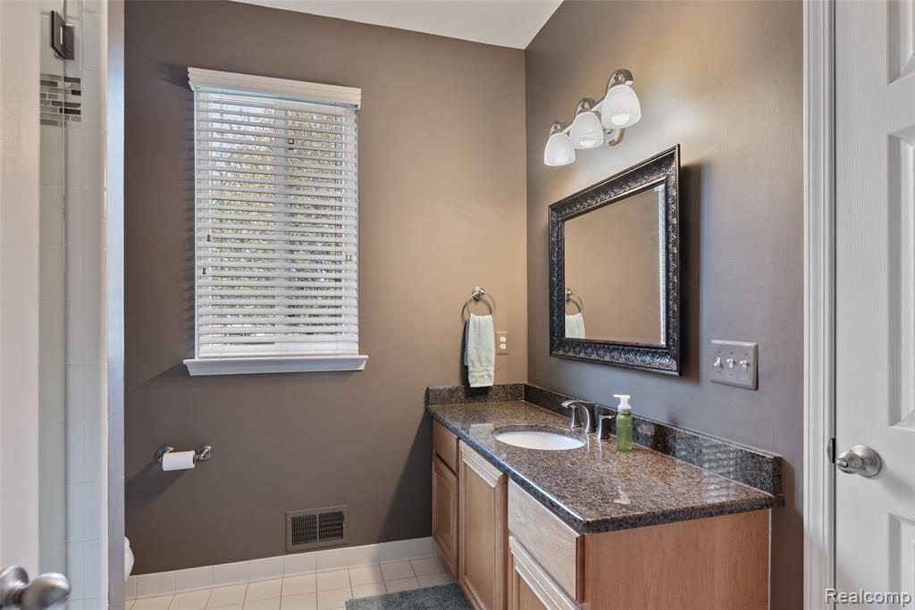 14109 Berryknoll Drive, Utica, MI 48315 — Photo 18