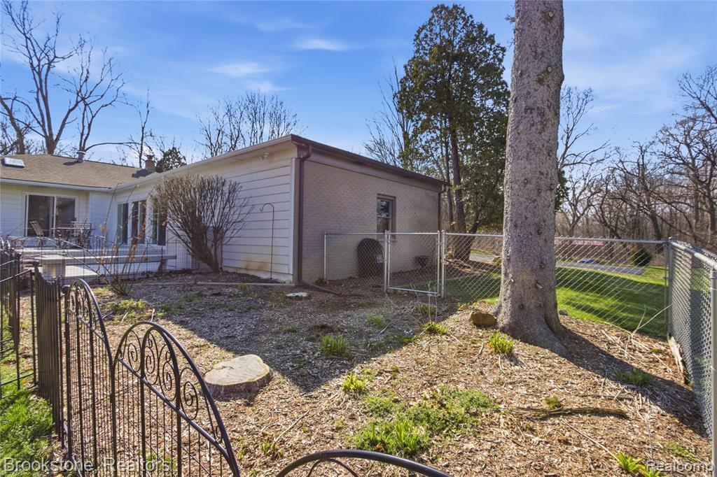 7745 Foster Road, Clarkston, MI — Photo 24