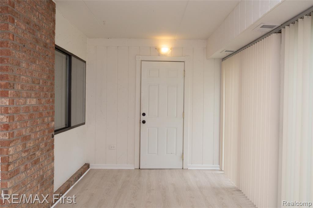 17865 University Park Drive, Livonia, MI 48152 — Photo 86