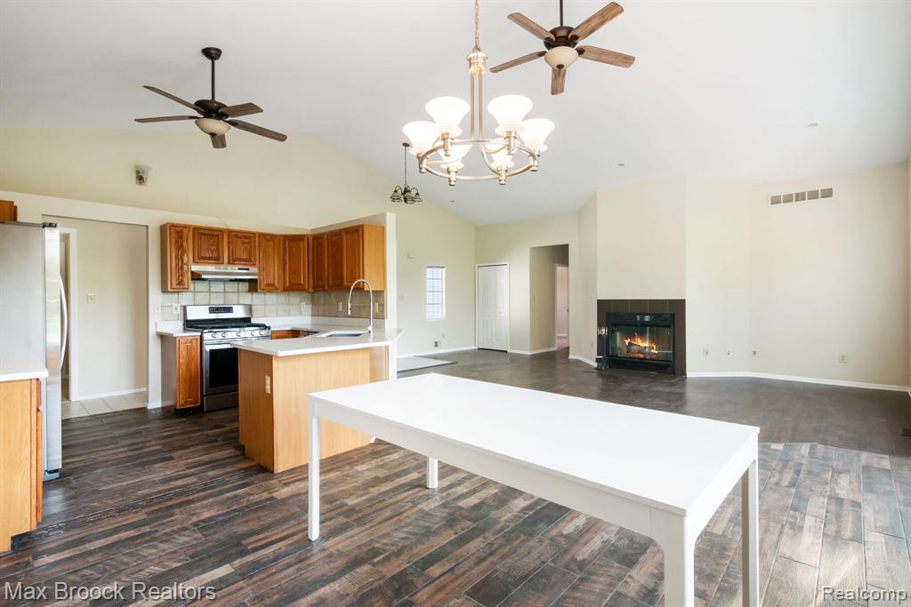 2165 Oakwood Road, Ortonville, MI 48462 — Photo 16