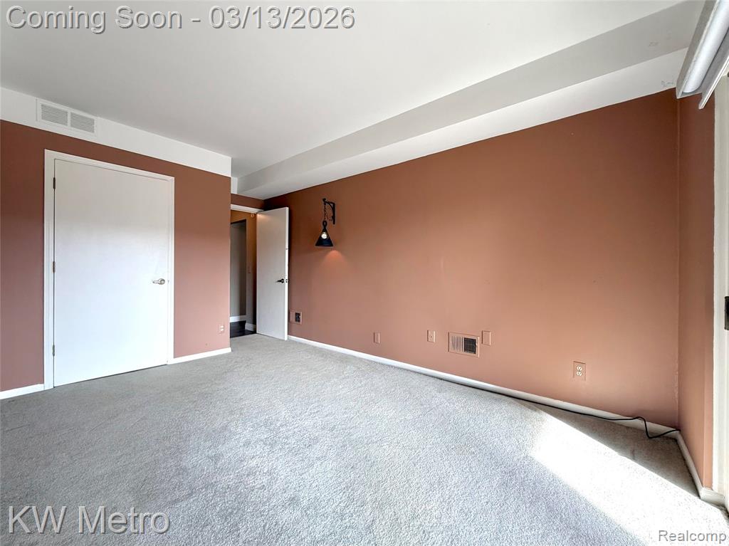 875 Greenview Court, Rochester Hills, MI 48307 — Photo 30