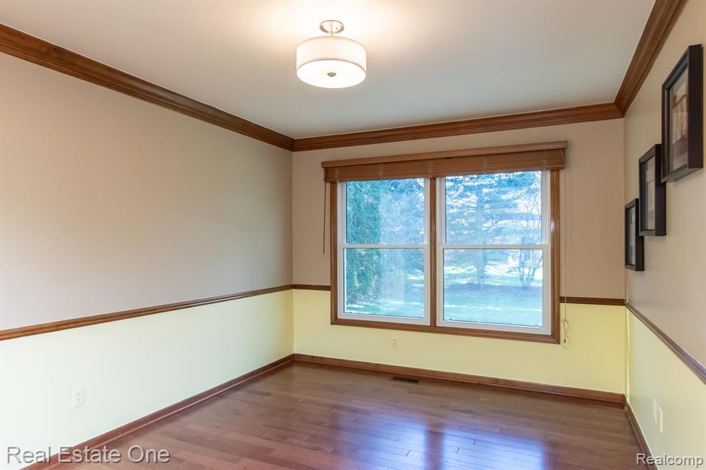 5201 CROWFOOT Drive, Troy, MI 48085 — Photo 15