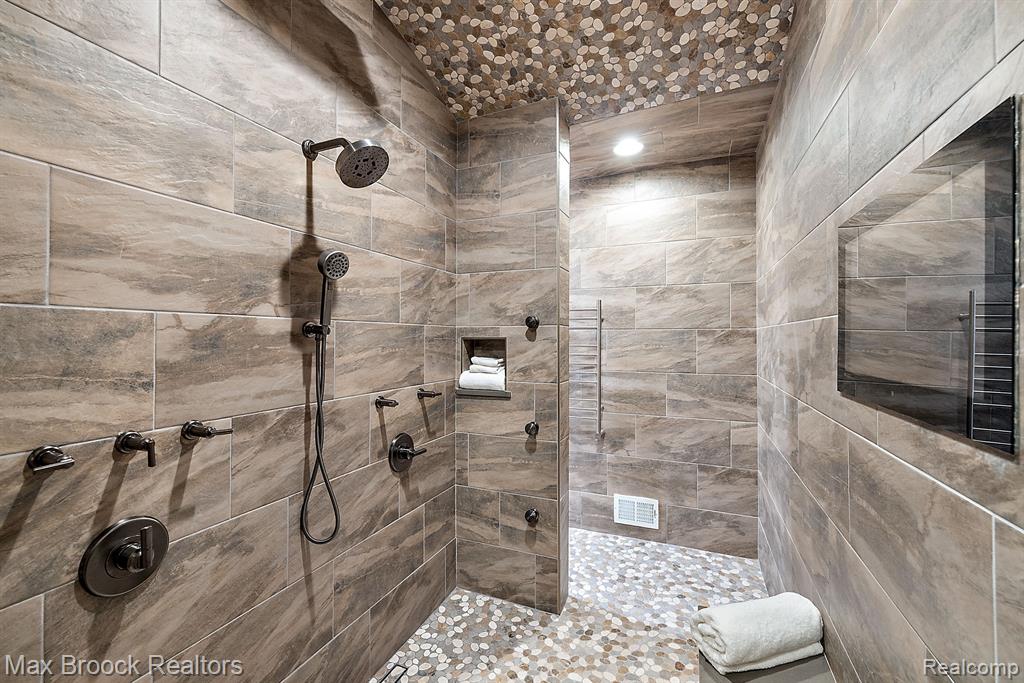 47900 W Nine Mile Road, Novi, MI — Photo 21
