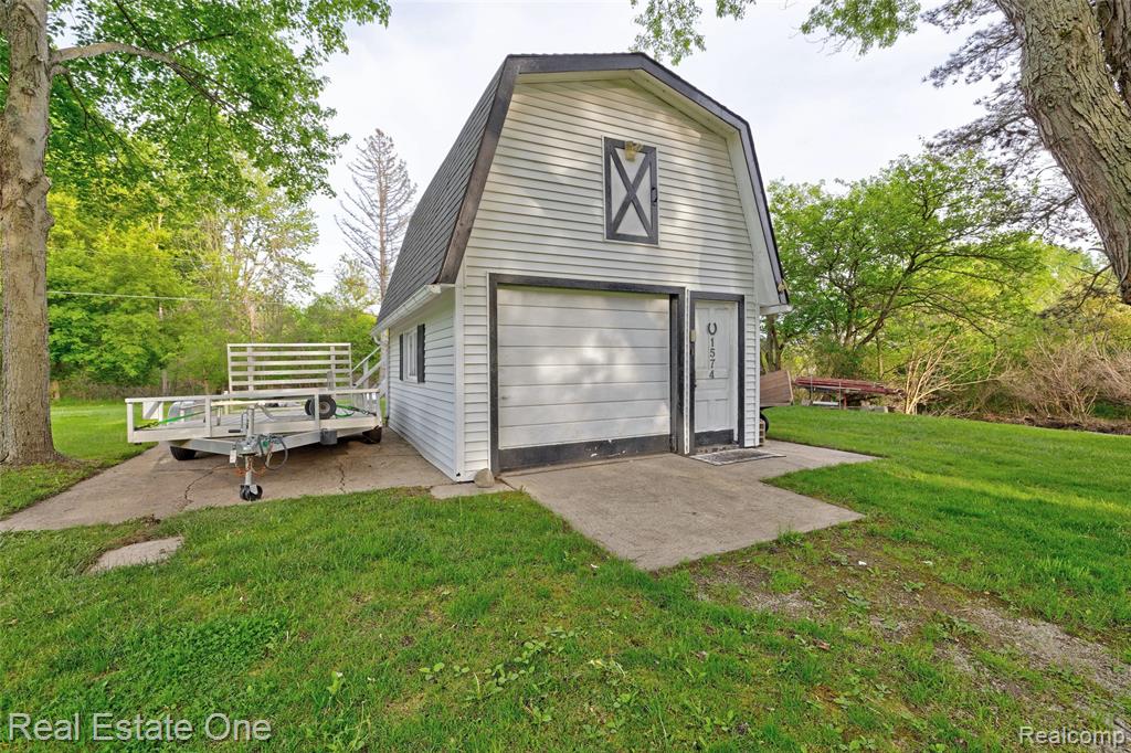 1574 Farnsworth Road, Lapeer, MI 48446 — Photo 33