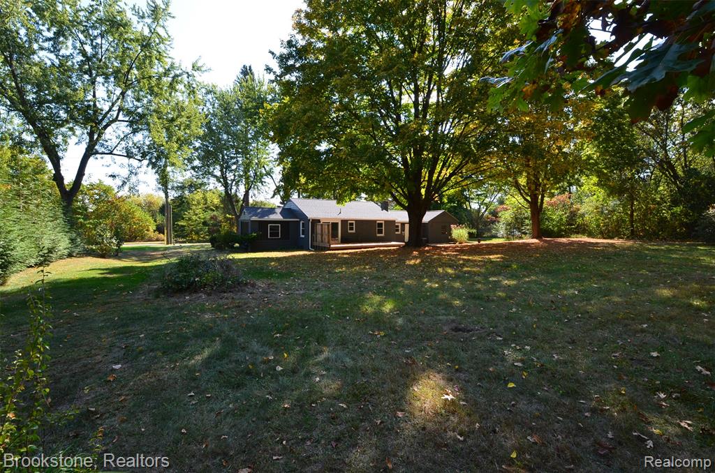 7565 Old Pond Drive, Clarkston, MI 48348 — Photo 45