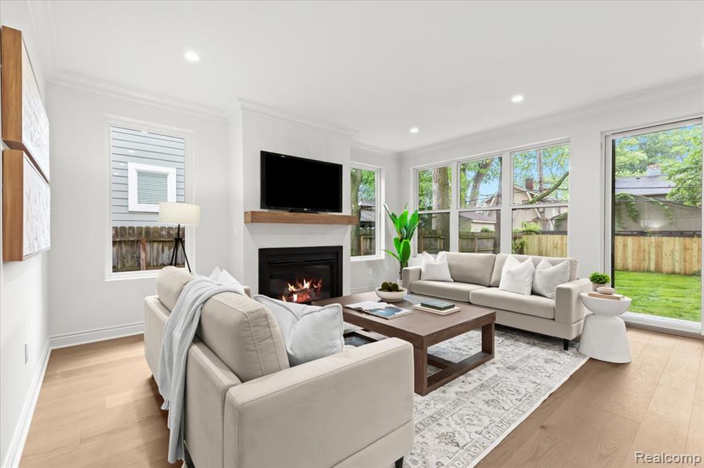 624 S Vermont Avenue, Royal Oak, MI 48067 — Photo 9