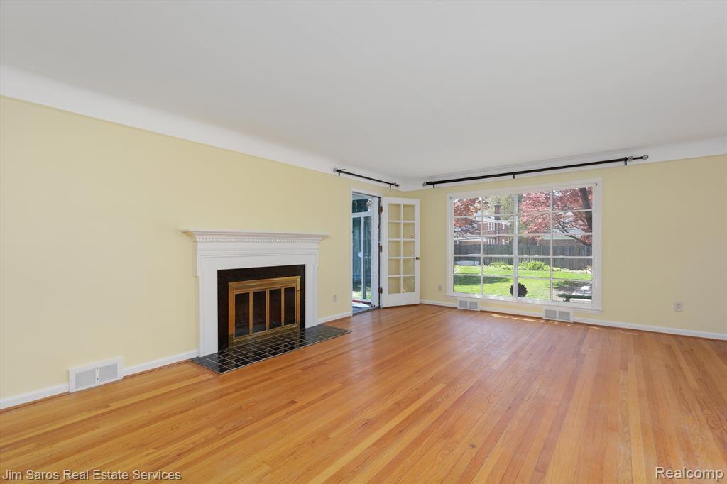 743 HARCOURT Road, Grosse Pointe Park, MI 48230 — Photo 4