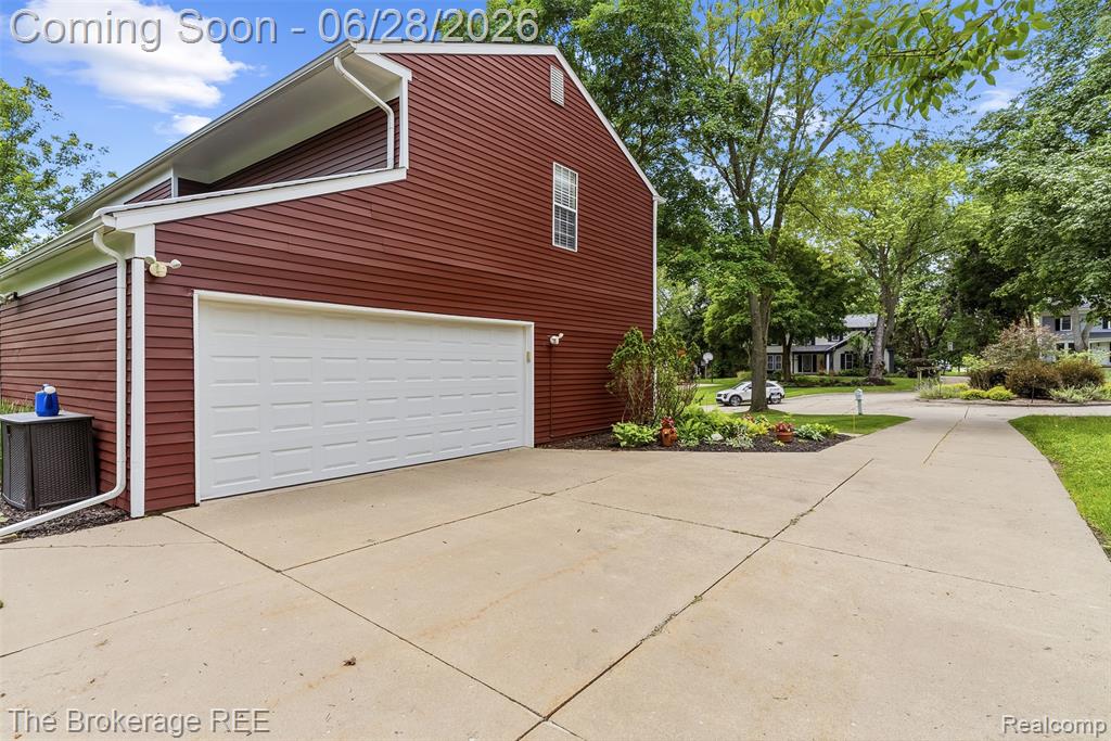 5539 Brompton Court, West Bloomfield, MI — Photo 39