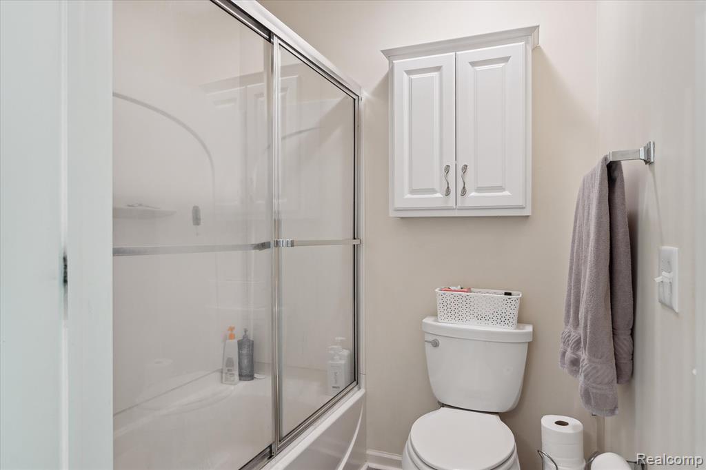 7160 Warwick Drive, Ypsilanti, MI 48197 — Photo 38