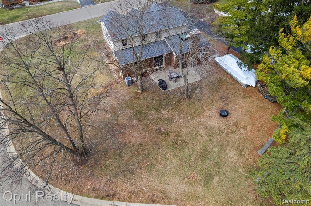 4748 Ravinewood Drive, Commerce Twp, MI 48382 — Photo 40
