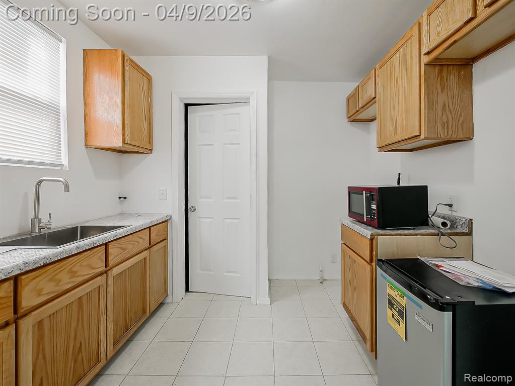 9163 Winthrop Street, Detroit, MI 48228 — Photo 5