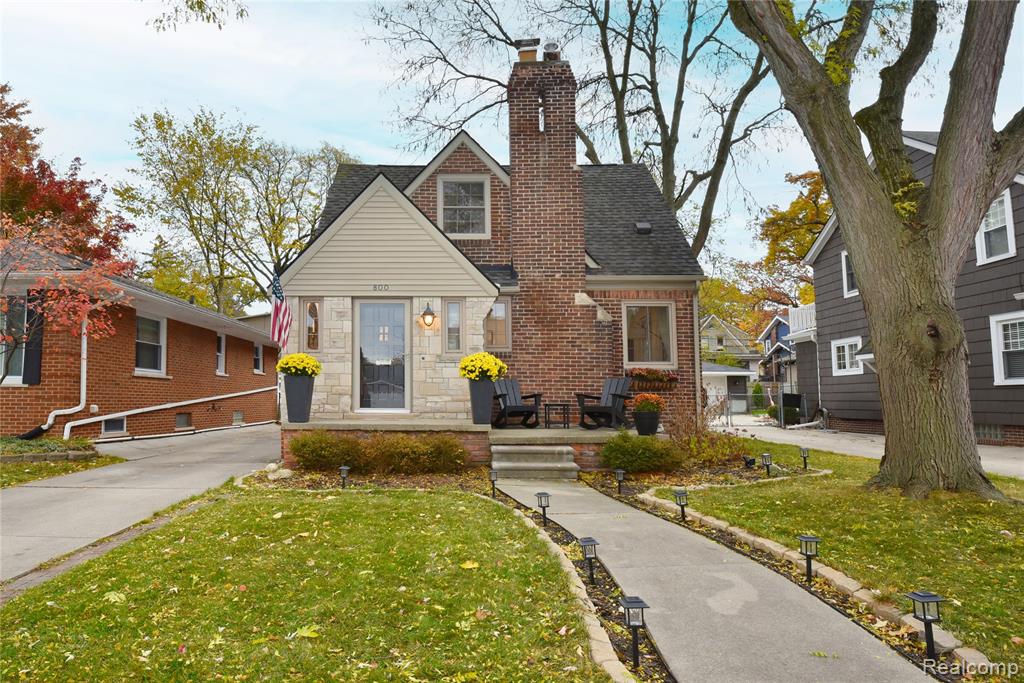 800 Maplegrove Avenue, Royal Oak, MI 48067 — front exterior