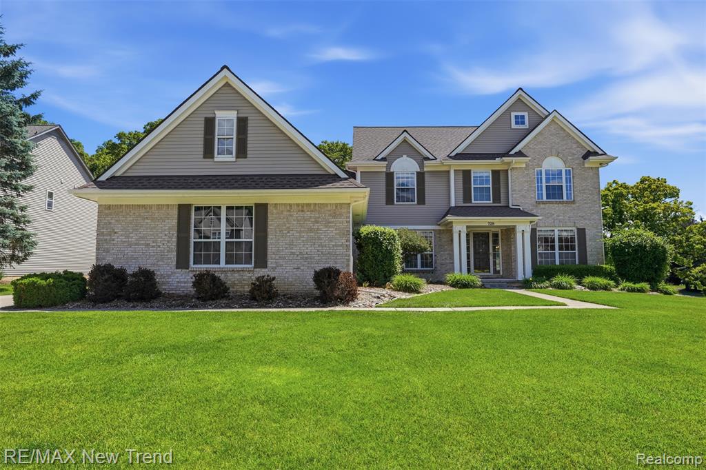 729 Akehurst Lane, White Lake, MI — front exterior