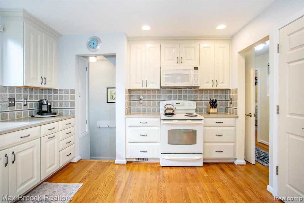 26725 Humber Street, Huntington Woods, MI — Photo 15