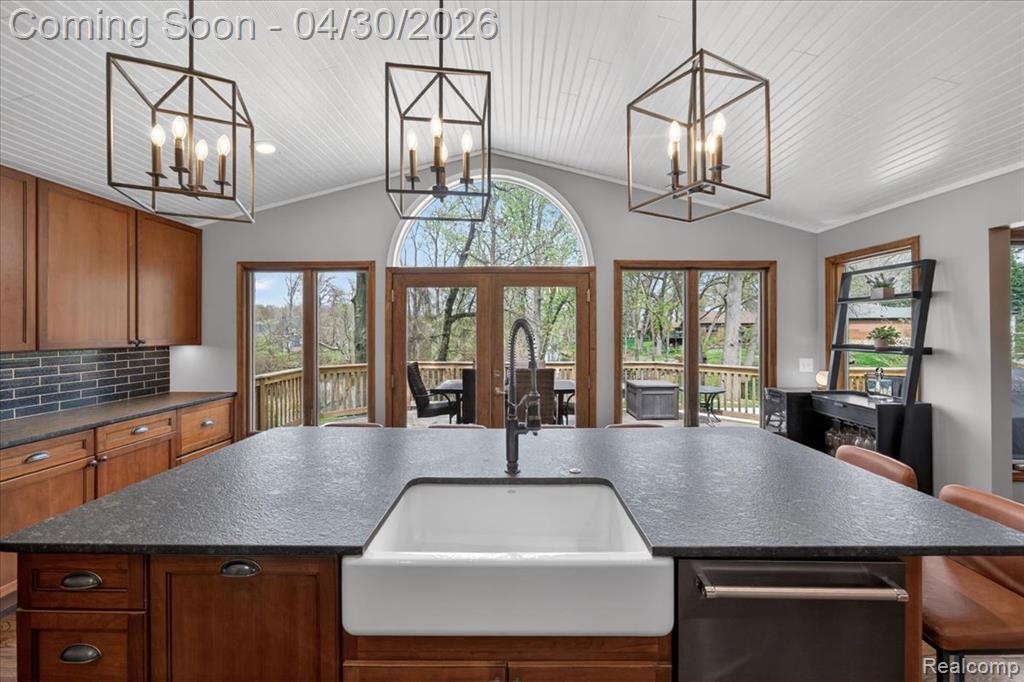 3945 N Vanstone Drive, Commerce Twp, MI 48382 — Photo 10