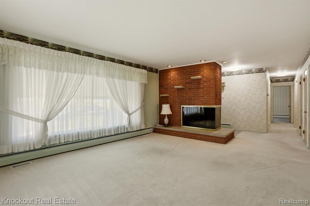 275 S Airport Road, Saginaw, MI 48601 — Photo 8