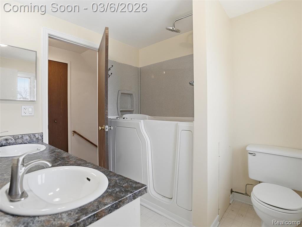 5530 Fox Chase Lane, Clarkston, MI — Photo 26
