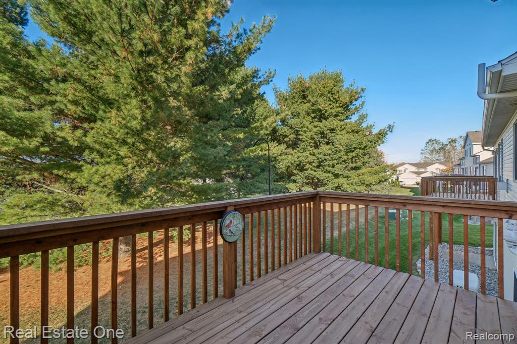 480 Hosta, Howell, MI 48843 — Photo 5