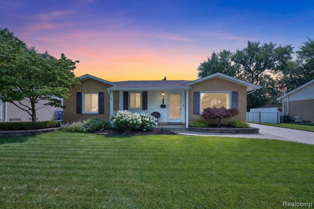 7026 London Court, Canton, MI 48187 — Photo 2
