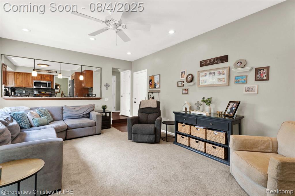 642 Whitney Drive, Rochester Hills, MI 48307 — Photo 18