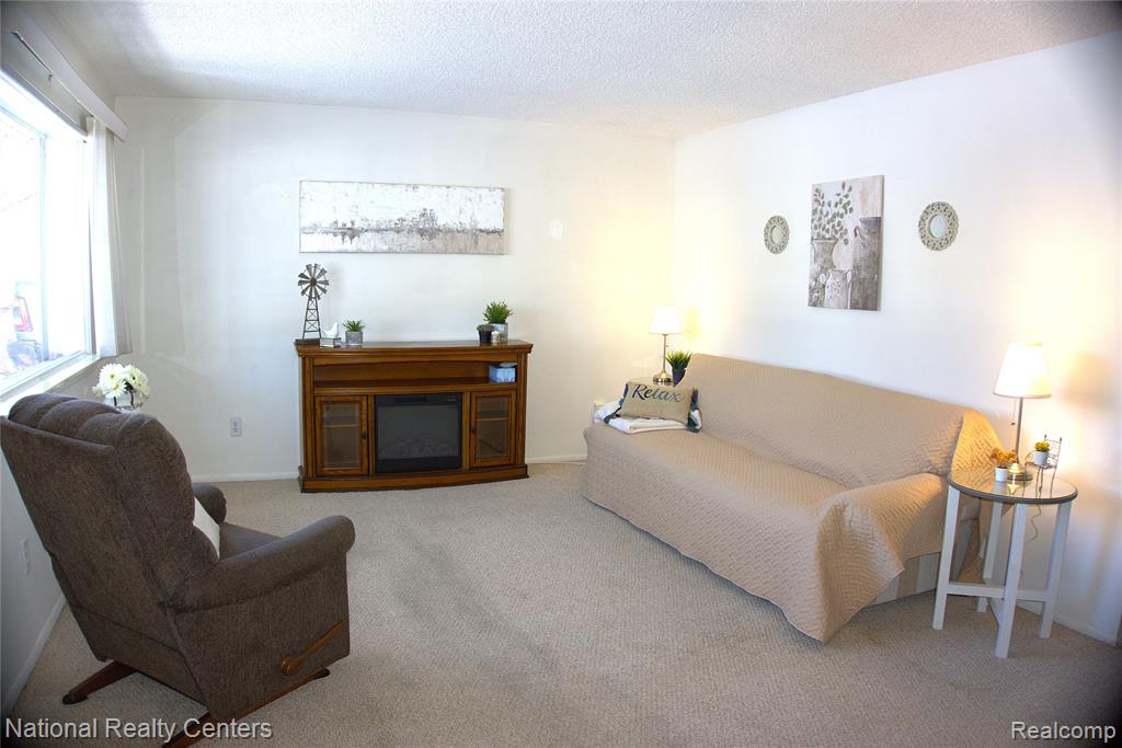8074 Nightingale Street, Dearborn Heights, MI 48127 — Photo 2