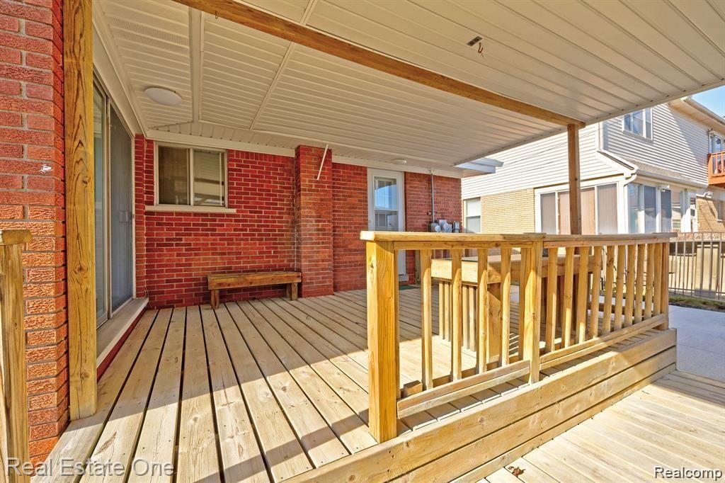 45752 JEFFERSON Avenue, Chesterfield, MI 48047 — Photo 31