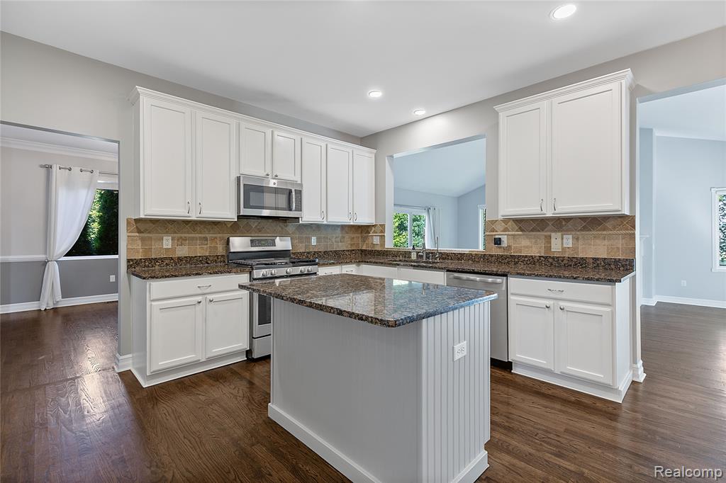 4360 Carriage Hill Court, Oakland, MI 48306 — Photo 3