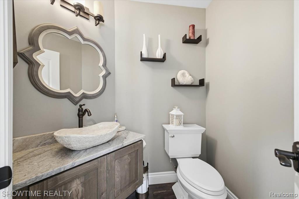4157 Springbrook Drive, Sterling Heights, MI 48314 — Photo 25