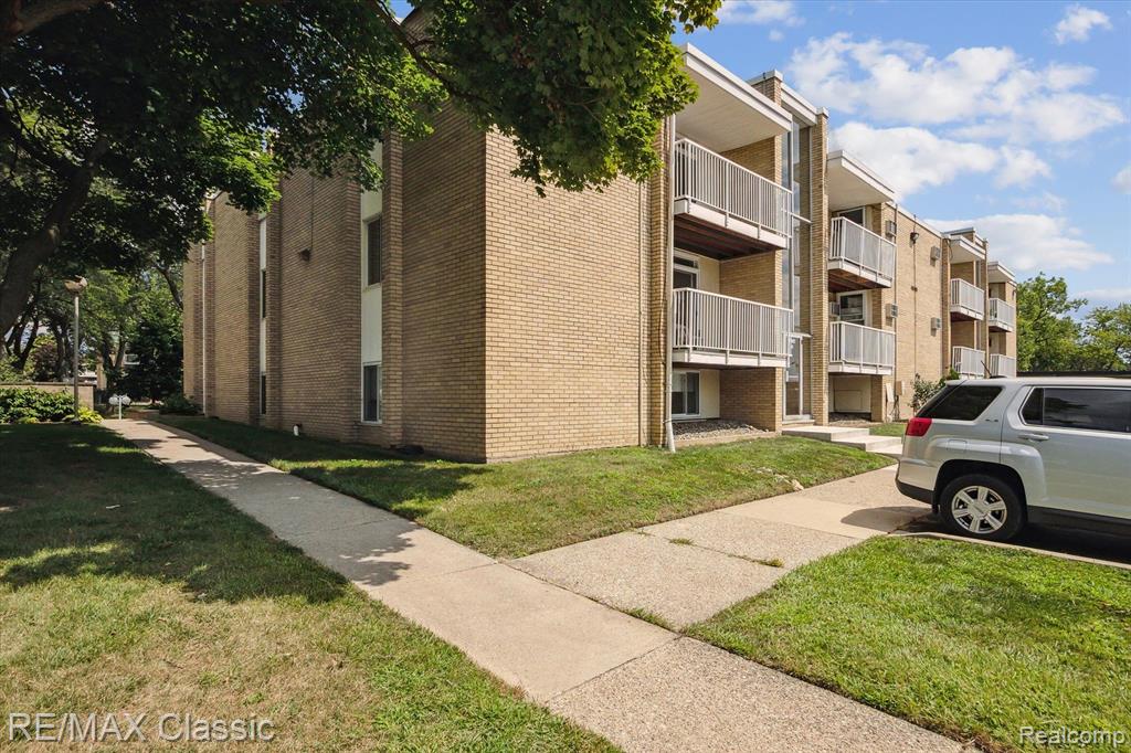 4905 CROOKS Road, A11, Royal Oak, MI 48073 — Photo 4