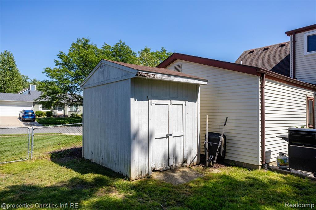 61374 Dean Drive, South Lyon, MI 48178 — Photo 38